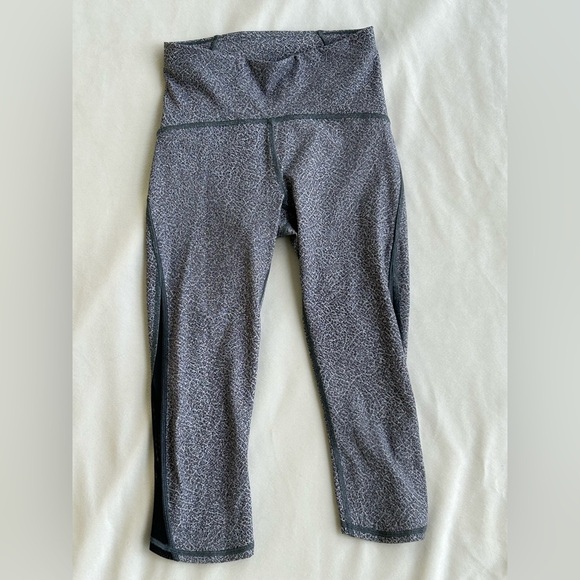 Lululemon Train Times Crop (17") Fractal Alpine White Black / Black Leggings Gym - Picture 5 of 14